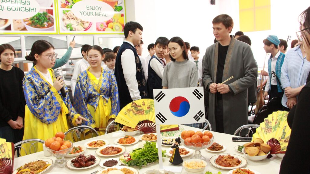 Вкус дружбы: фестиваль национальной кухни прошел в NIS города Талдыкорган