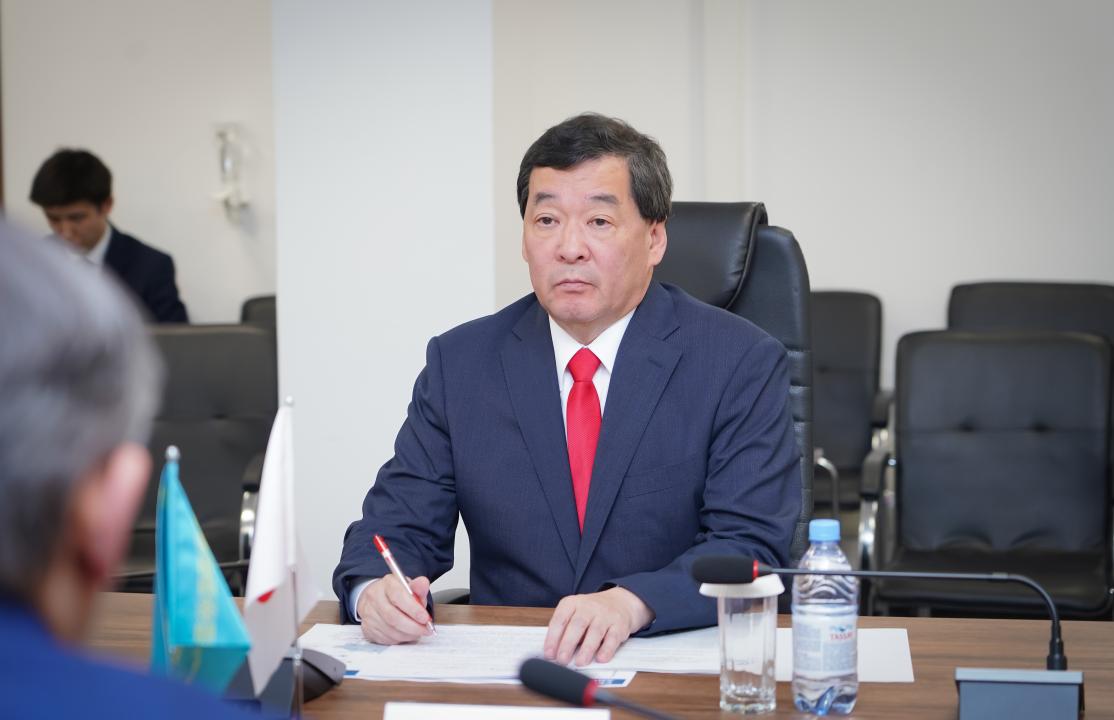 Министр науки и высшего образования Саясат Нурбек провел встречу с послом Японии в Казахстане