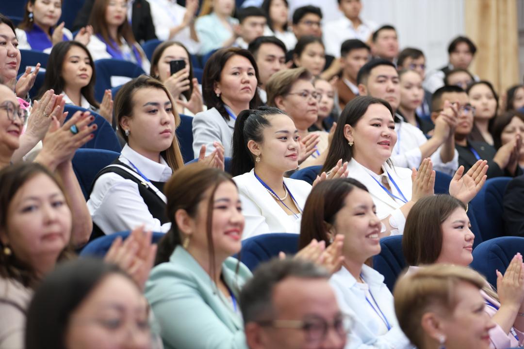 Республиканский молодежный форум в Shakarim University, посвященный 180-летию Абая Кунанбаева, стал важным событием для высшего образования Казахстана и молодежной интеллектуальной среды. Республиканский молодежный форум в Shakarim University, посвященный 180-летию Абая Кунанбаева, стал важным событием для высшего образования Казахстана и молодежной интеллектуальной среды.