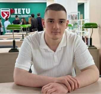 260 онлайн курс аяқтаған қазақстандық студент ЖОО студенттері арасында чемпион атанды