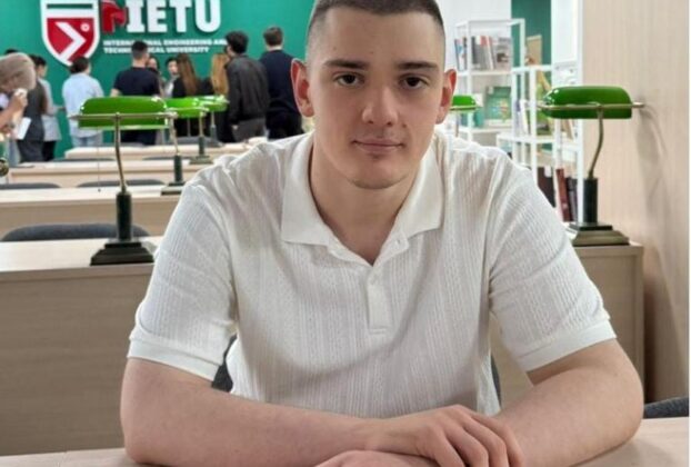 260 онлайн курс аяқтаған қазақстандық студент ЖОО студенттері арасында чемпион атанды